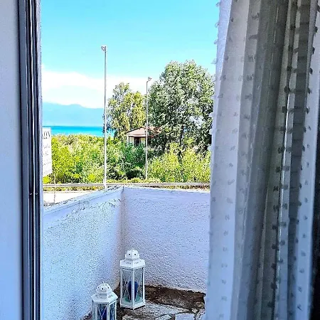 Gentle Breeze Apartment Kamena Vourla Exterior photo